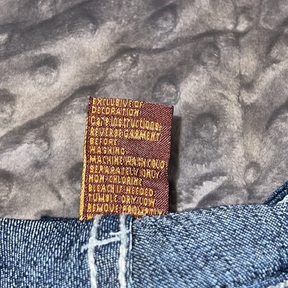 Sizzle Jeans 13 capri embroidered floral back pockets measurements in pictures - Picture 9 of 12